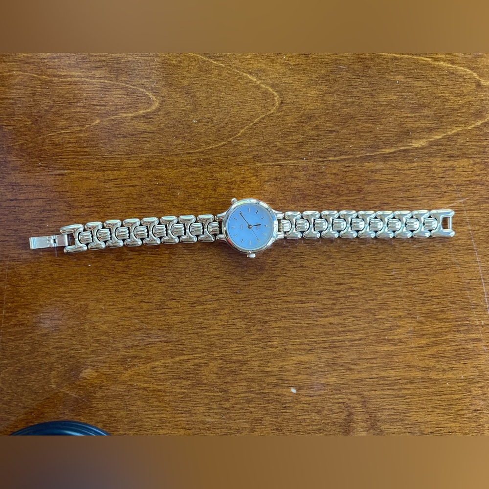 Women’s Gold Timex Indiglo watch